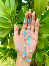 Load image into Gallery viewer, Blue and Yellow Daisy Beaded Necklace
