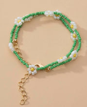 Load image into Gallery viewer, Green and White Delicate Daisy Necklace
